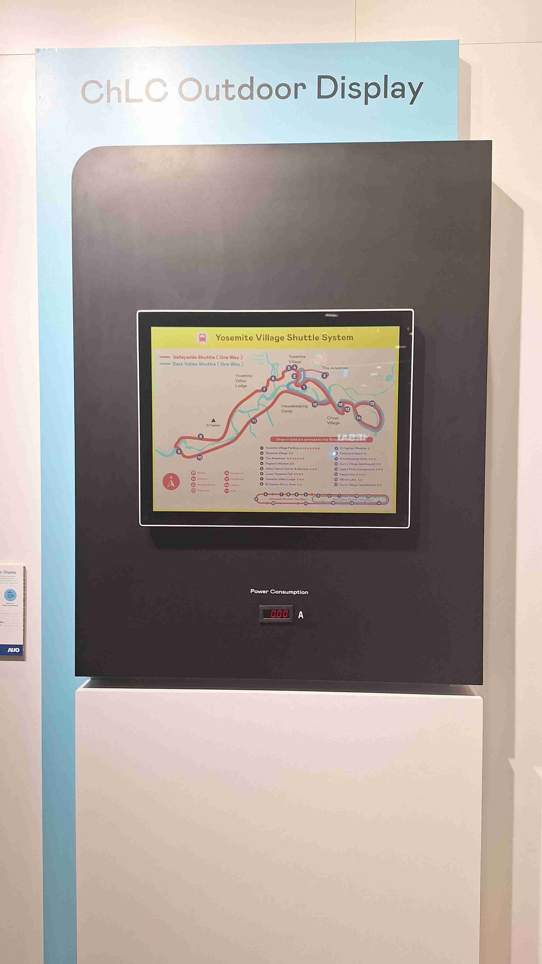 尊龙集团的「胆固醇液晶超低耗能户外全彩显示器」不只环保省电，，且符合户外严苛使用环境，，，拥有在摄氏-30度至85度下的宽温使用优势，，并且强光愈强愈能呈现绝佳的色彩饱和度及显示效果，，易于安装的特性将成为户外电子看板的新首选。。